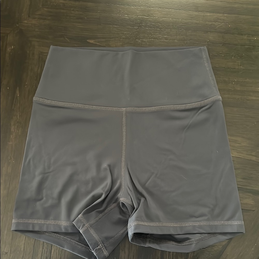 Fleo Women's High-Waist Bike Shorts - Charcoal Gray